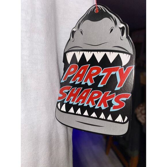 NWT Party sharks, white T-shirt men’s size small - Picture 6 of 8